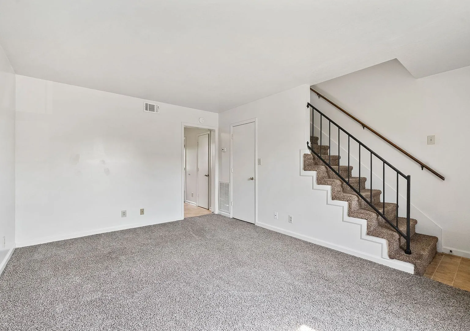 Northridge Drive-276 (x4) — Photo 4