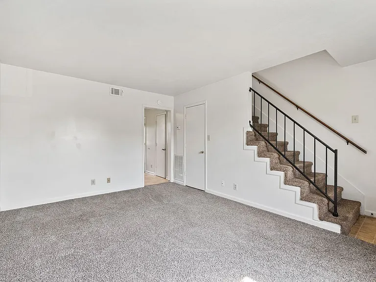 Northridge Drive-276 (x4) — Photo 4