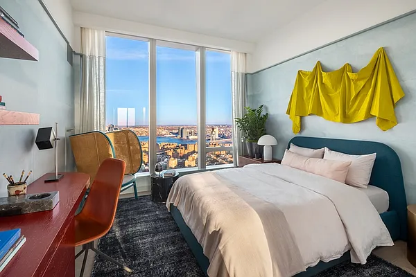 Sold by Extell Marketing Group | media 26