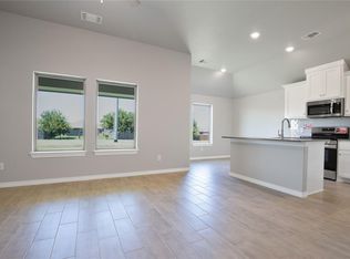 8809 Poppey Pl, Yukon, OK 73099