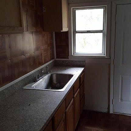 3rd image of 1823 E 23rd St