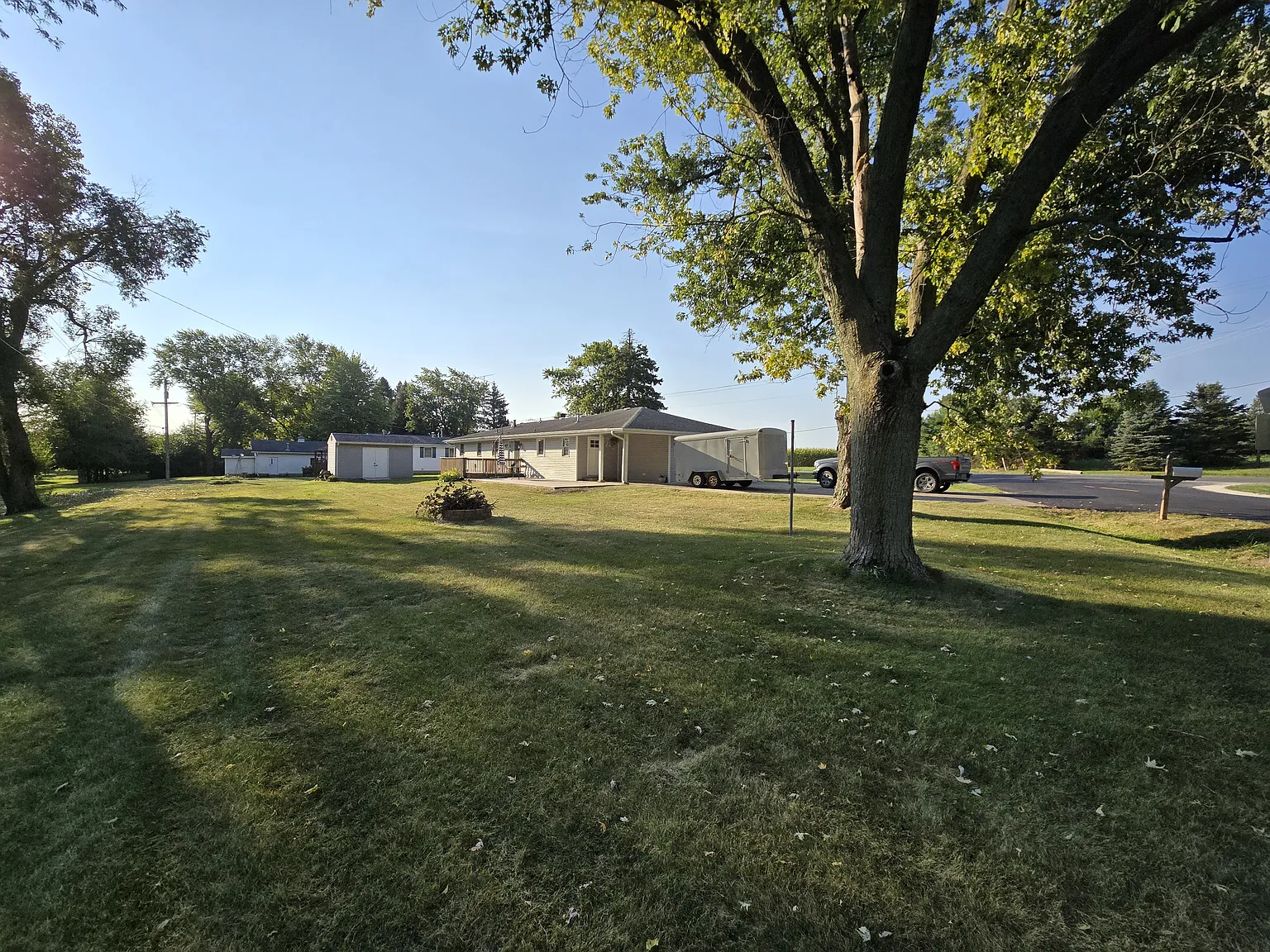 4 bed, 1750 sqft, $2,400 — Photo 2