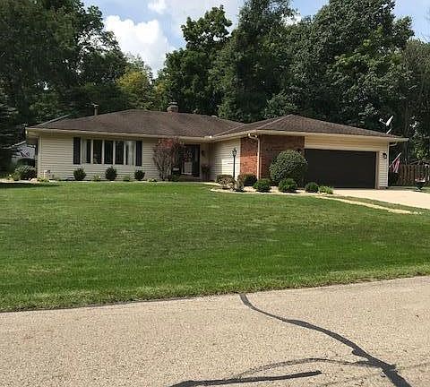 2nd image of 675 Hawthorne Dr