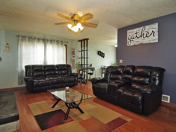 5th image of 115 W Anita Ln