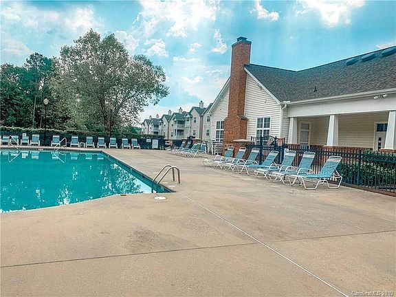 4th image of 10532 Hill Point Ct