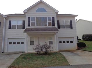 100 Pointe Cir, Dahlonega, GA 30533