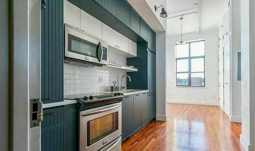 1st image of 182 Bainbridge St #470