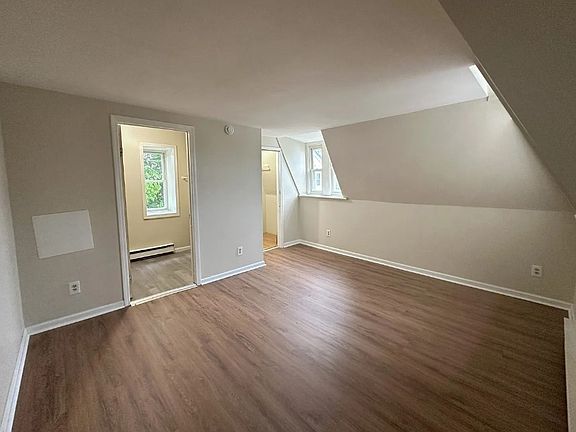 3rd image of 937 Broadway APT 6