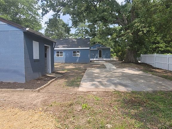 3rd image of 5917 Edgelawn St