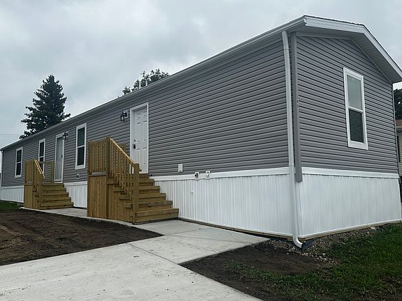 2nd image of 588 Hamilton St