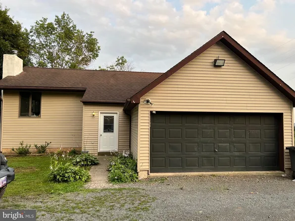 7815 Corning Rd, Zionsville, PA 18092