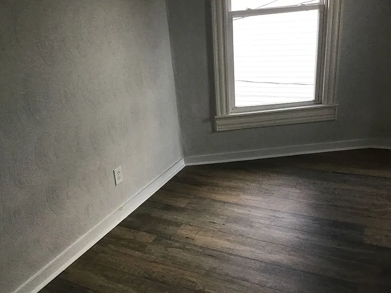 607 N High St — Photo 4