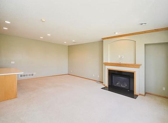4th image of 6690 W Laketowne Dr NE