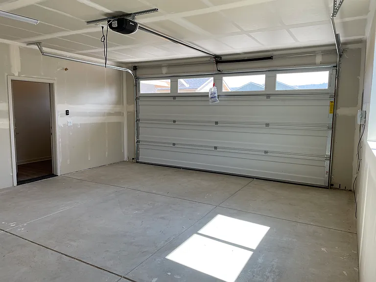 3319 Kingsbury Dr — Photo 8