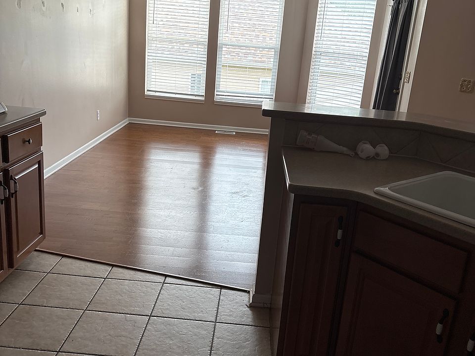 1st image of 1800 Villa Dr