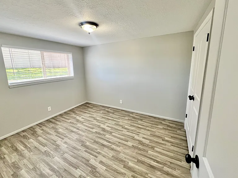 2211 N 400 E #3 — Photo 4