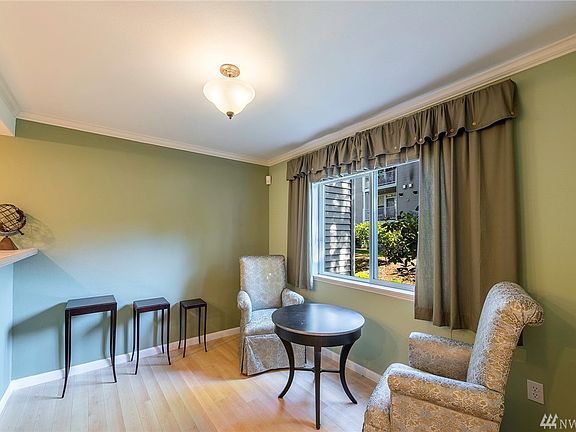 5th image of 25235 SE Klahanie Blvd APT E105