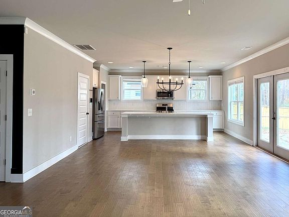 5th image of 2362 Browns Mill Rd SE