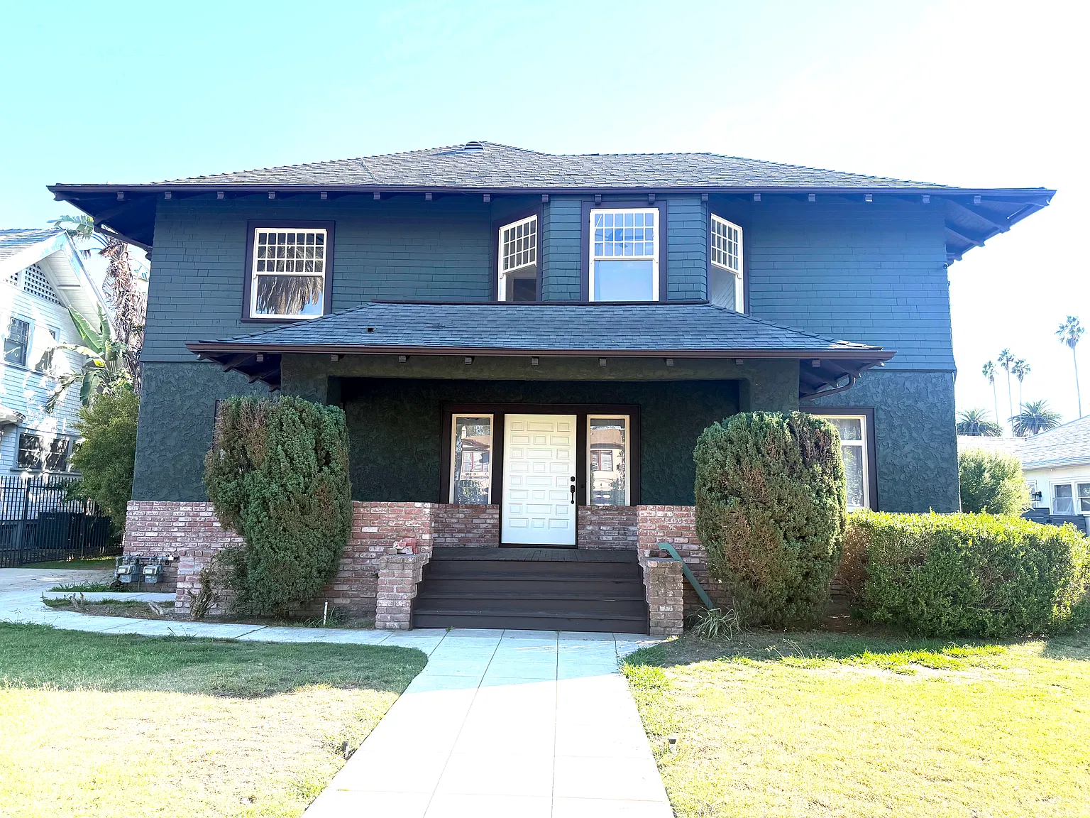 4 bed, 2.5 bath, 2840 sqft, $5,500 — Photo 1