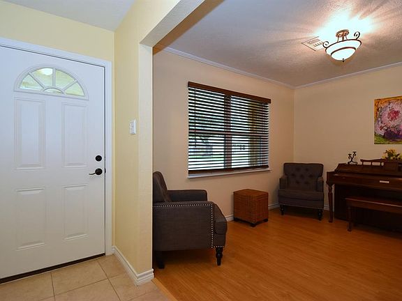 3rd image of 5005 Briarbrook Dr