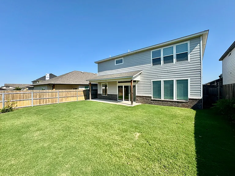 520 NW 176th Ter — Photo 46