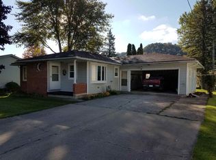 1431 Westgate Dr, Lansing, IA 52151