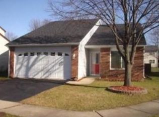 1352 Boa Trl, Carol Stream, IL 60188