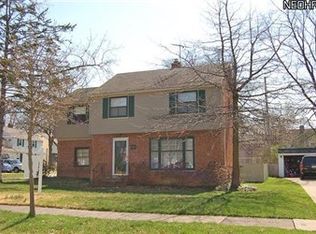 4956 Oakland Dr, Lyndhurst, OH