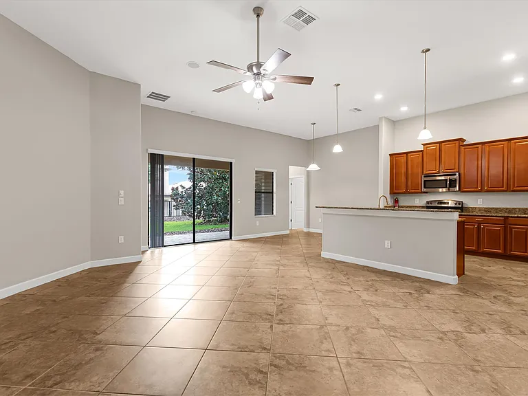 1317 Gleneagles Ln — Photo 11