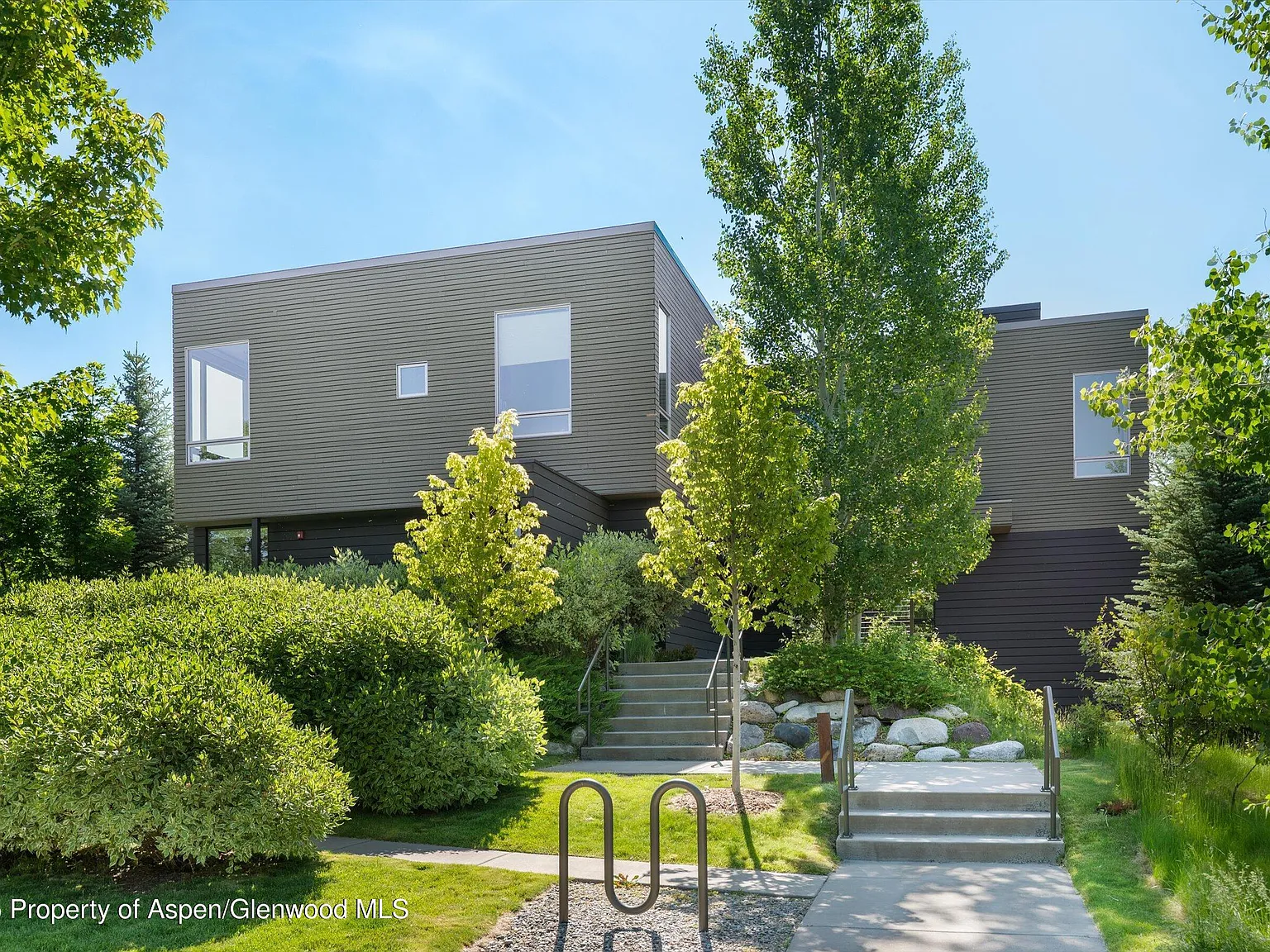 1 bed, 803 sqft, $7,000 — Photo 1