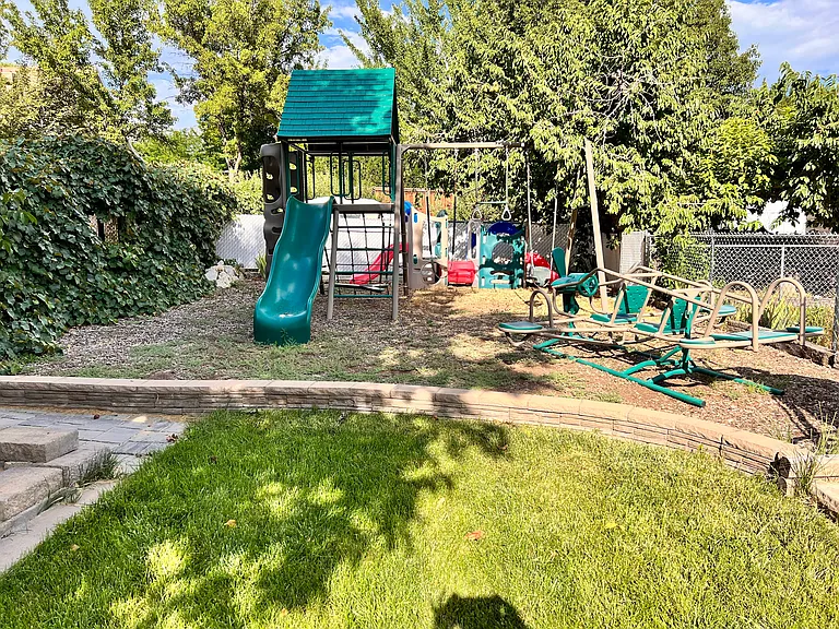1975 Laguna Vista Dr — Photo 36