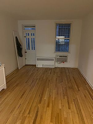 3rd image of 171 E 77th St #1H