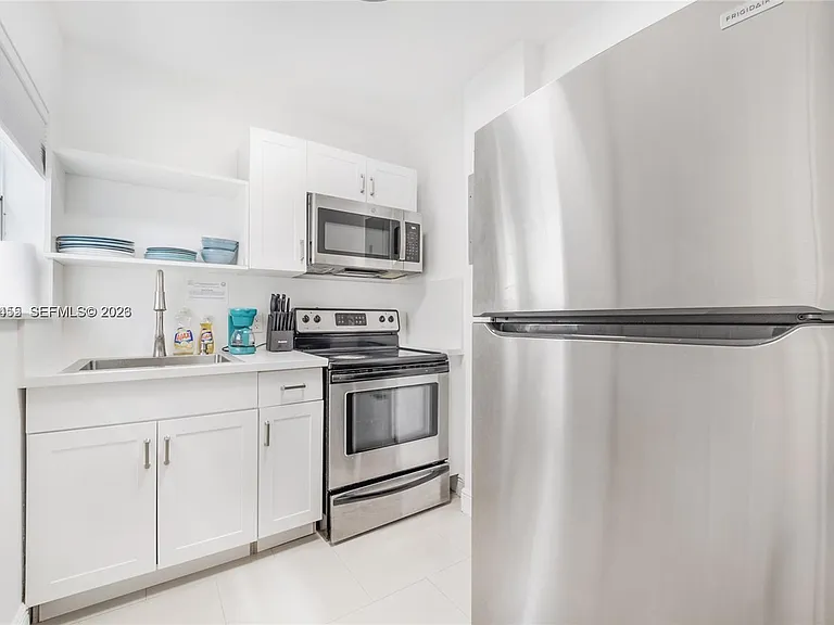 6966 Byron Ave #105 — Photo 6