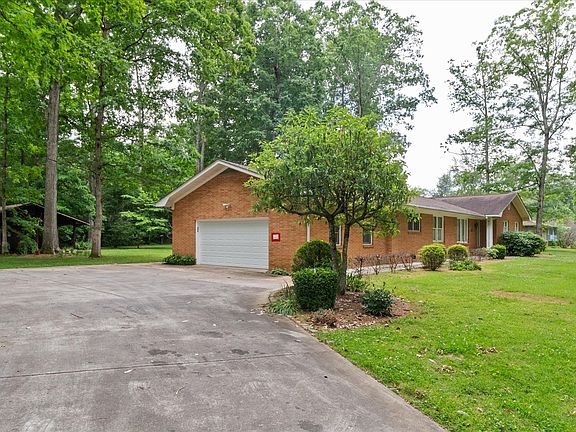 4th image of 406 Dogwood Dr