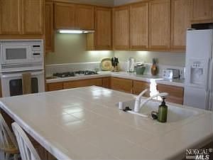 4th image of 115 Old Vine Way