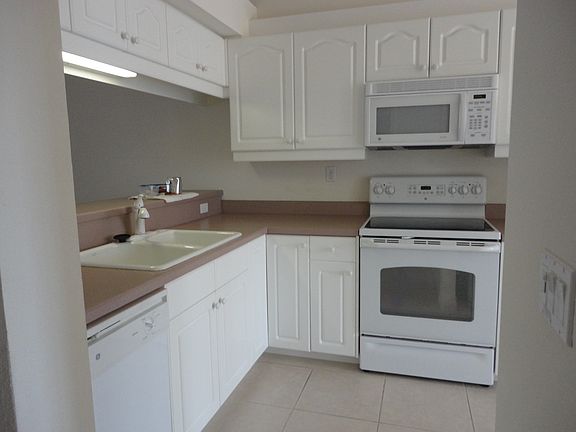 4th image of 891 Norwalk Dr APT 204