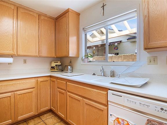 3rd image of 12872 Longden St
