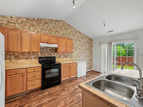 5th image of 1016 Penncross Dr