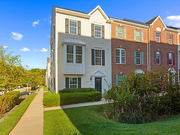 3rd image of 1602 Scarlet Oak Ct