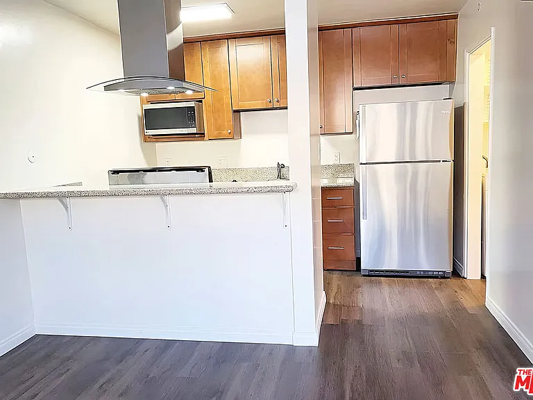 2025 Sepulveda Blvd #7 — Photo 3