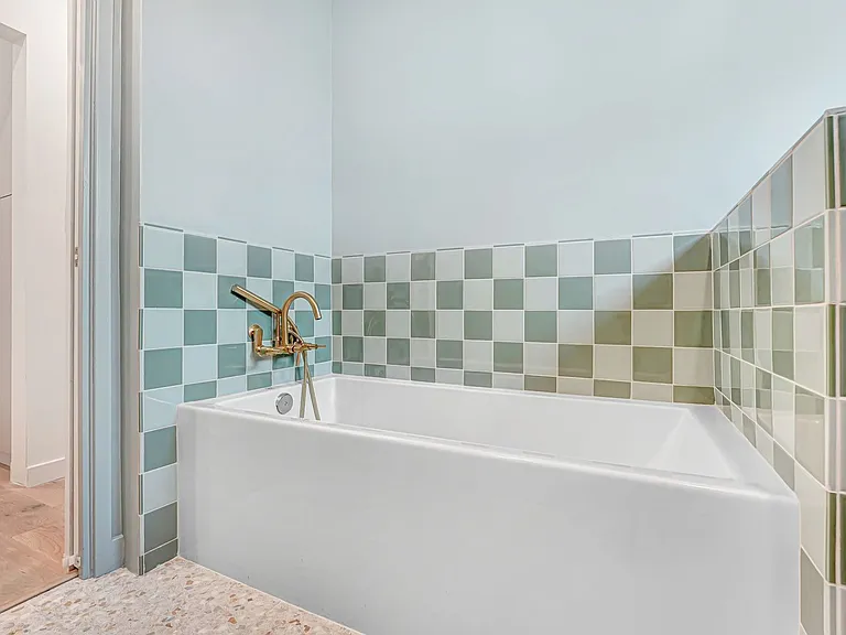 827 15th St - steps to Montana Ave in Santa Monica! — Photo 14