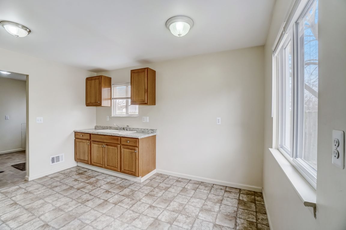 12412 Ave, Warren, MI 48089 MLS 20240012514 Zillow