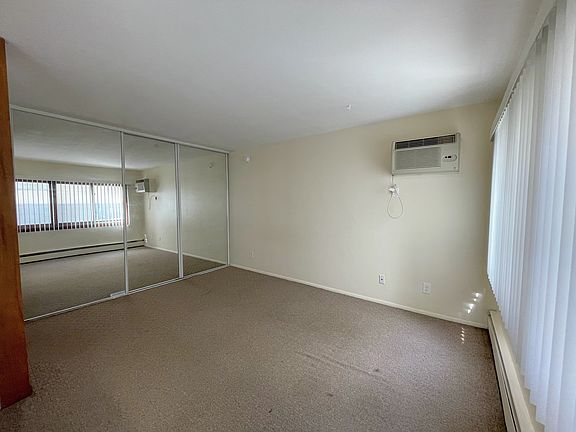 2nd image of 1415 5th St SE APT 11