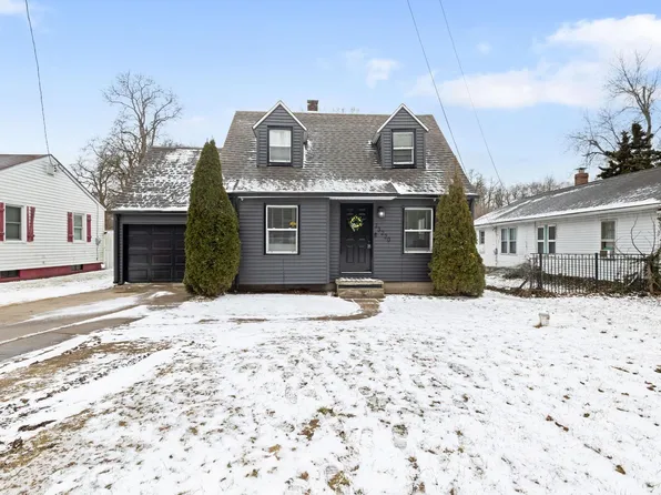 23220 Ardmore Trl, South Bend, IN 46628