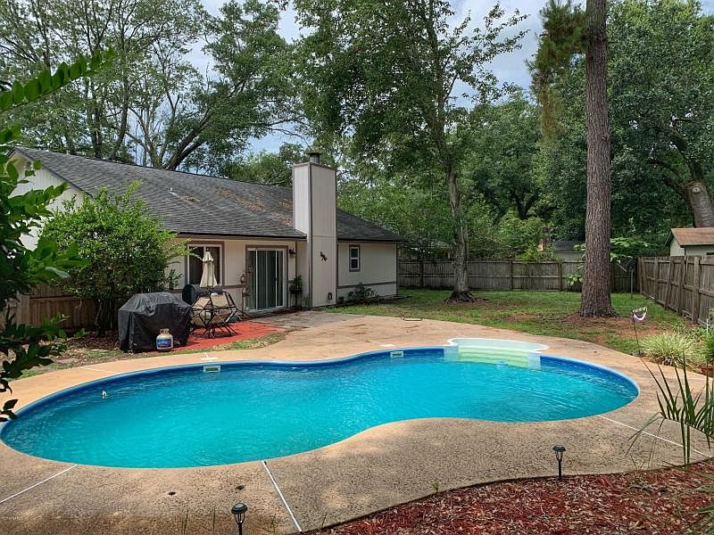 1st image of 8283 Honeysuckle Ln