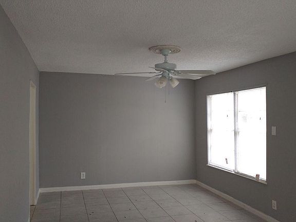4th image of 1226 5th Ave S #1226