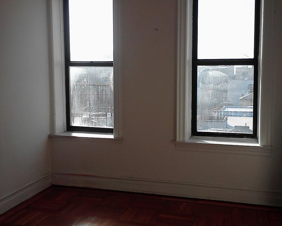 2nd image of 79 Avenue O APT A4
