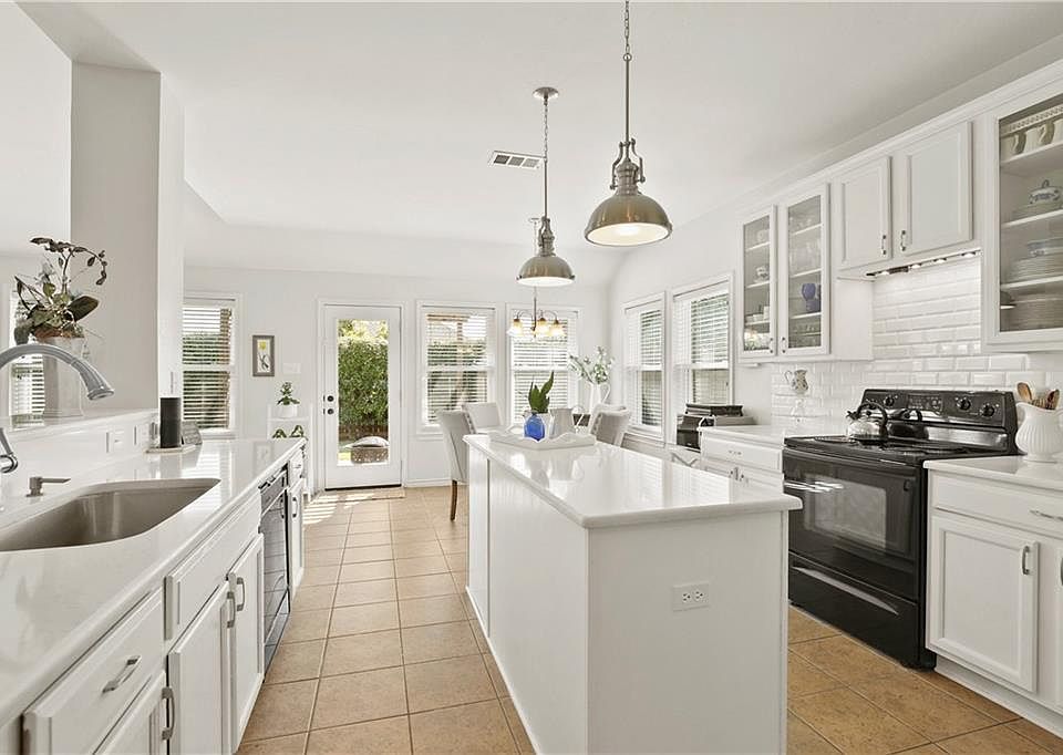 1st image of 1500 Reagan Dr