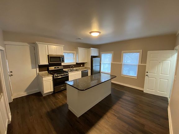 4th image of 66 Diamond Ave NE #2