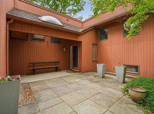 3805 Penberton Ct, Ann Arbor, MI
